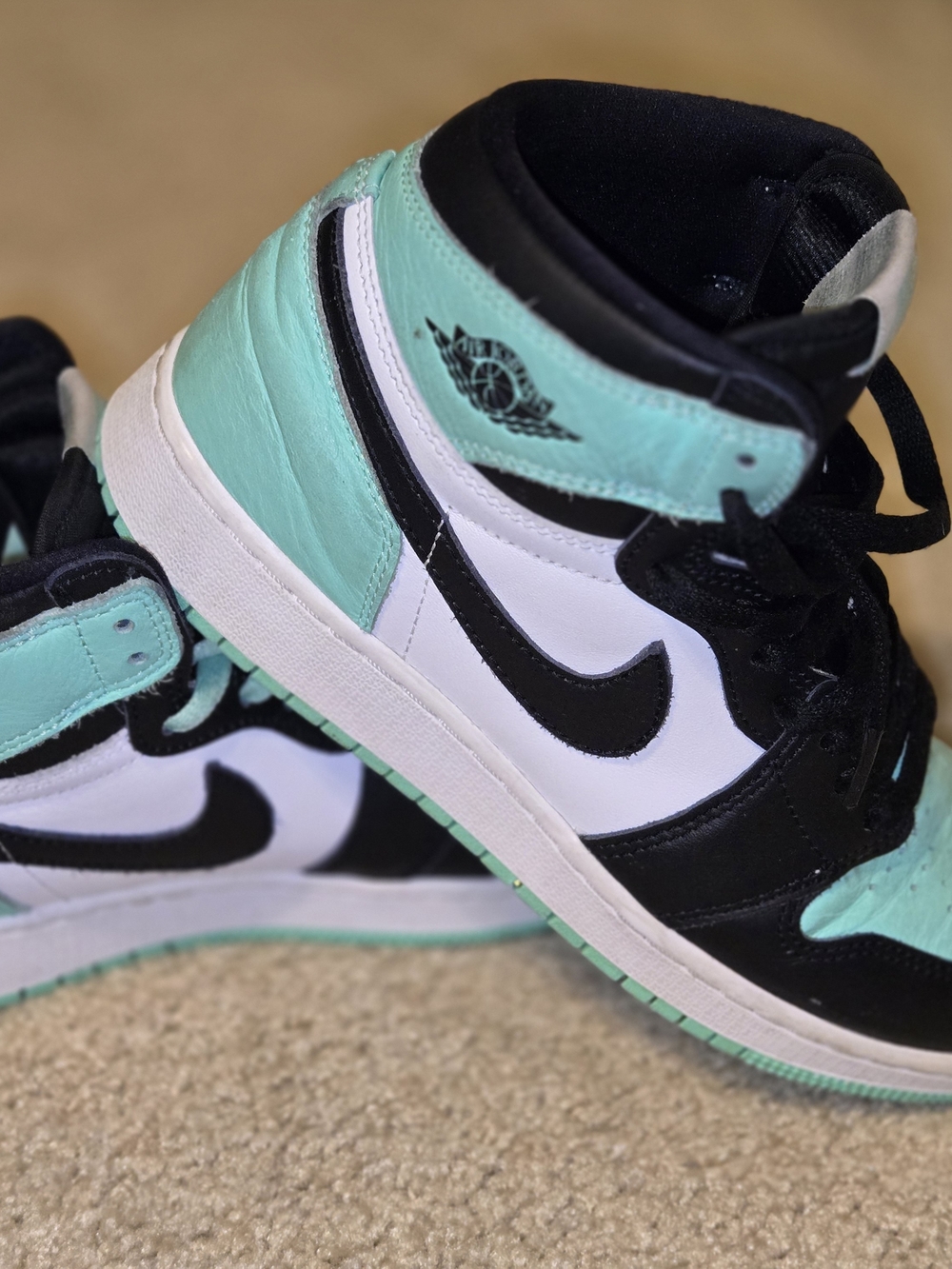 Nike Air Jordan 1 Retro High OG White Black Mint Green